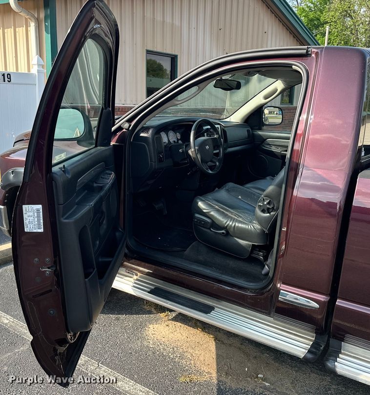 image for item NR9774 2004 Dodge Ram 1500 pickup truck