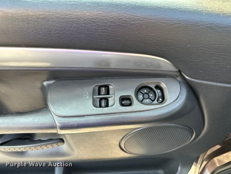 image for item NR9774 2004 Dodge Ram 1500 pickup truck