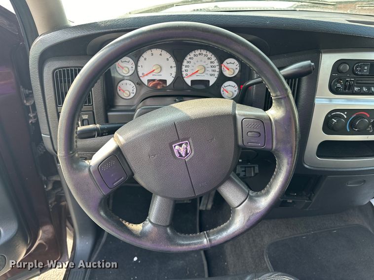 image for item NR9774 2004 Dodge Ram 1500 pickup truck