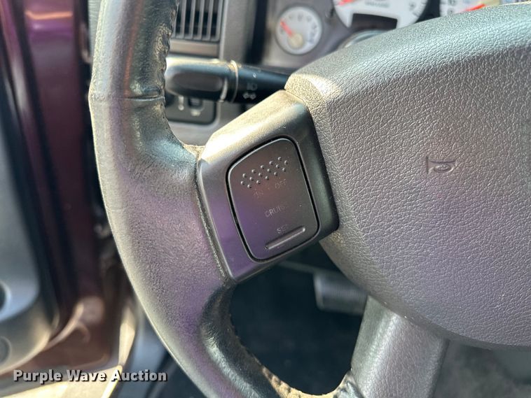 image for item NR9774 2004 Dodge Ram 1500 pickup truck