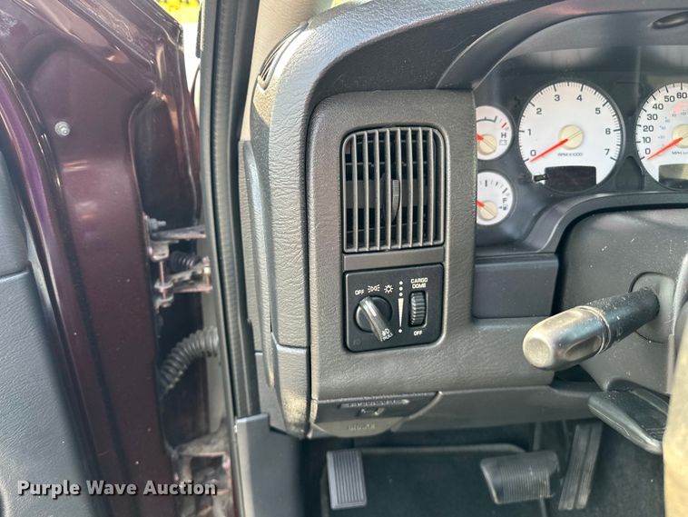 image for item NR9774 2004 Dodge Ram 1500 pickup truck