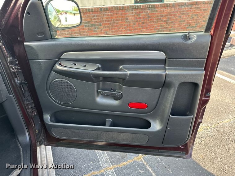image for item NR9774 2004 Dodge Ram 1500 pickup truck