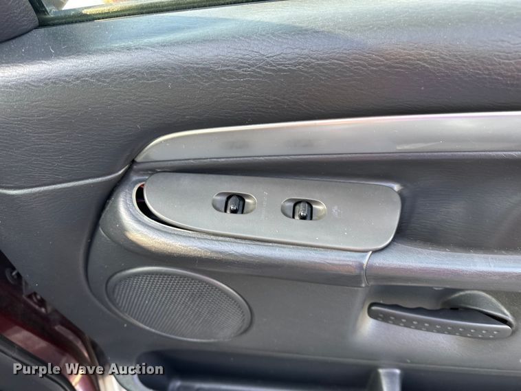 image for item NR9774 2004 Dodge Ram 1500 pickup truck