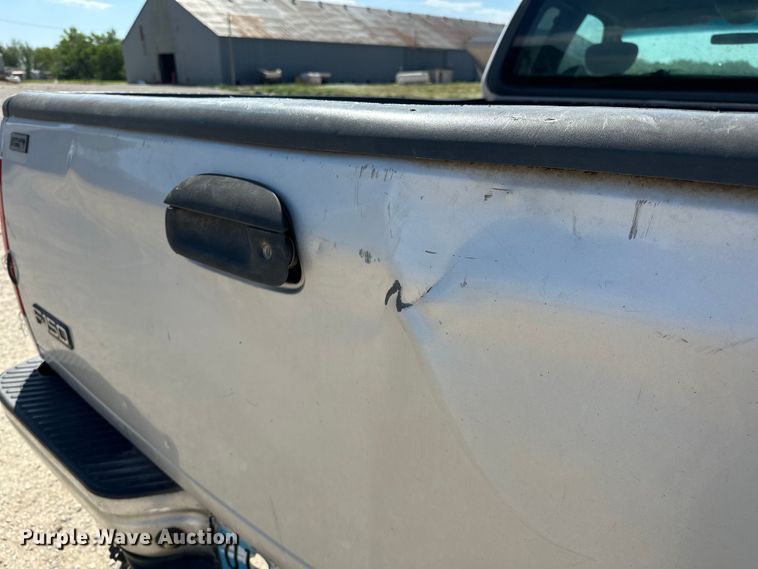 image for item NR9794 2002 Ford F150 SuperCab pickup truck