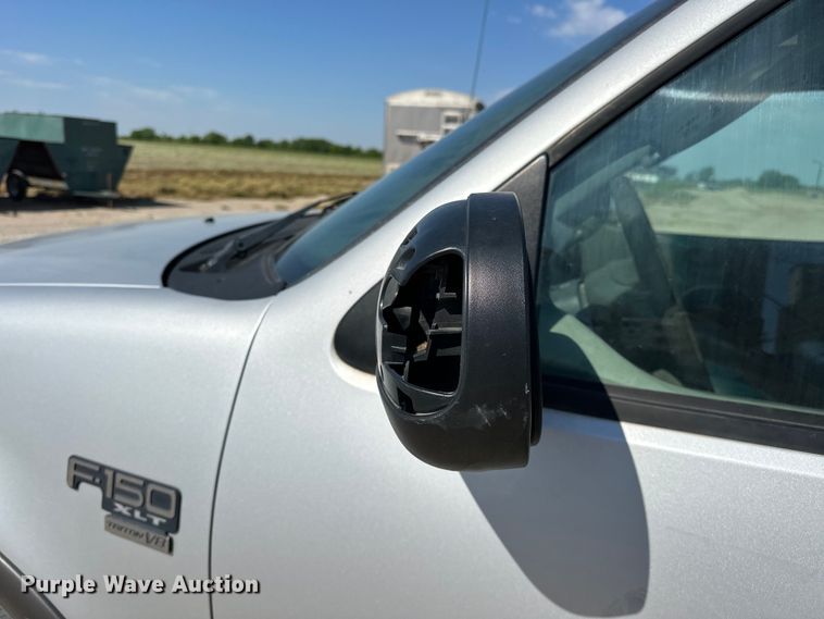 image for item NR9794 2002 Ford F150 SuperCab pickup truck