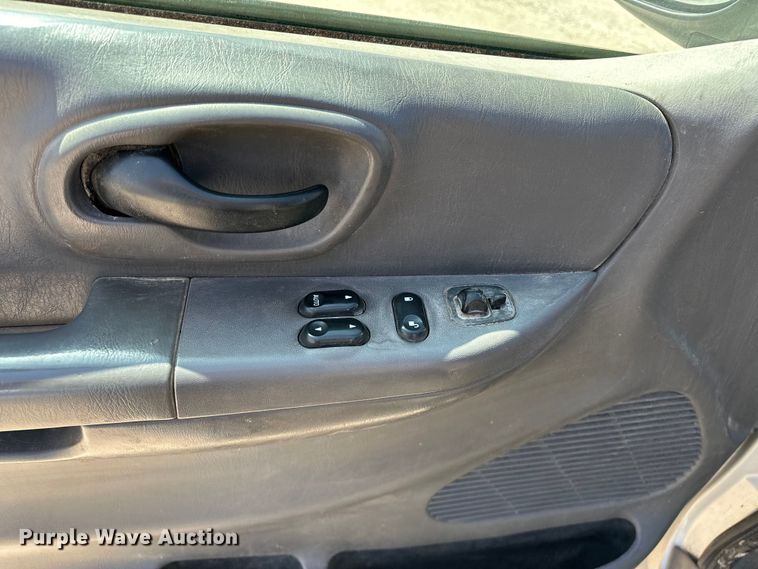 image for item NR9794 2002 Ford F150 SuperCab pickup truck