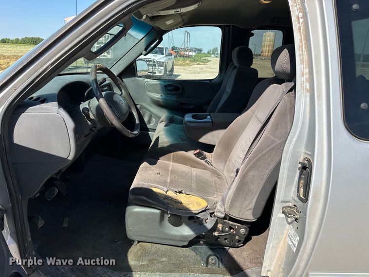 image for item NR9794 2002 Ford F150 SuperCab pickup truck