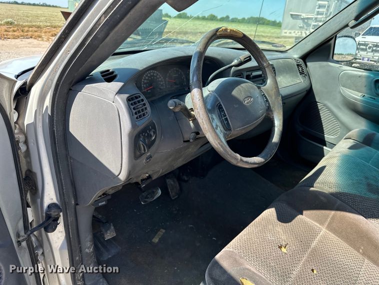 image for item NR9794 2002 Ford F150 SuperCab pickup truck