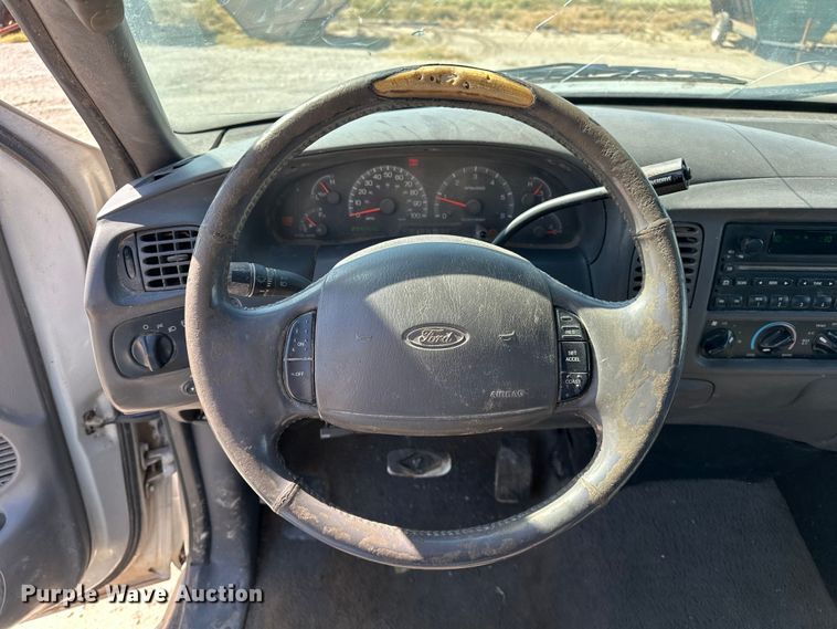 image for item NR9794 2002 Ford F150 SuperCab pickup truck