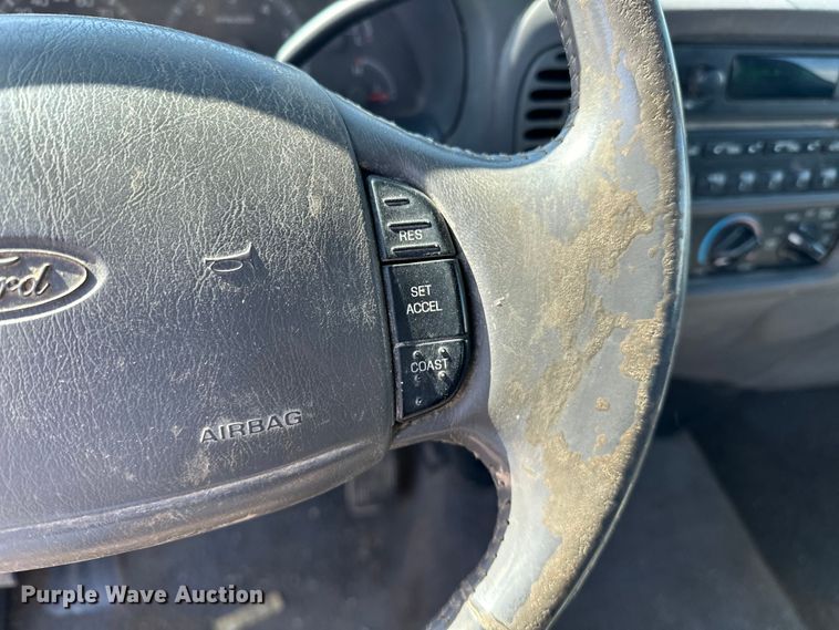 image for item NR9794 2002 Ford F150 SuperCab pickup truck