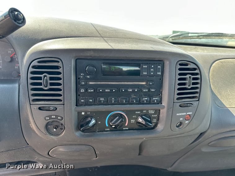 image for item NR9794 2002 Ford F150 SuperCab pickup truck