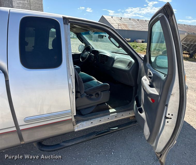 image for item NR9794 2002 Ford F150 SuperCab pickup truck