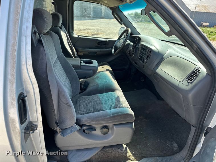 image for item NR9794 2002 Ford F150 SuperCab pickup truck