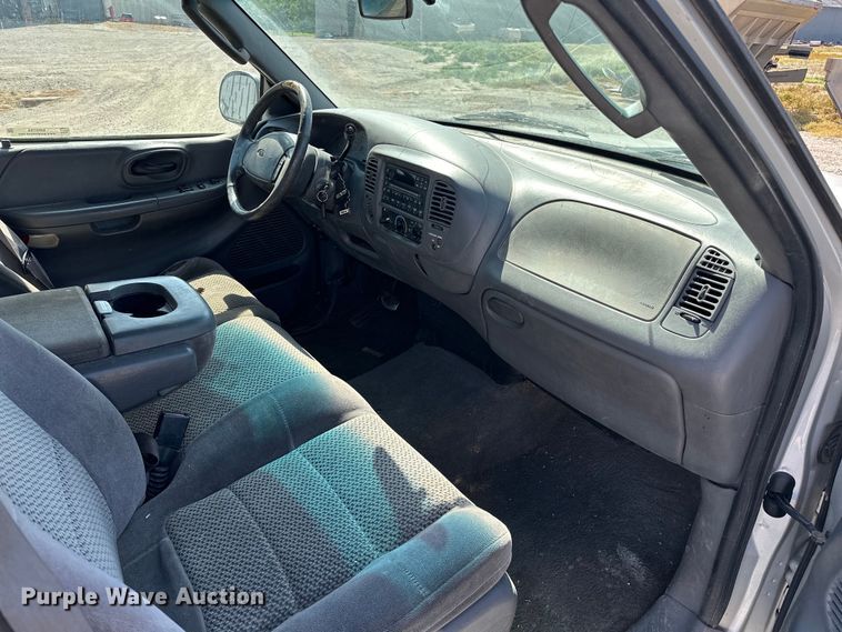 image for item NR9794 2002 Ford F150 SuperCab pickup truck