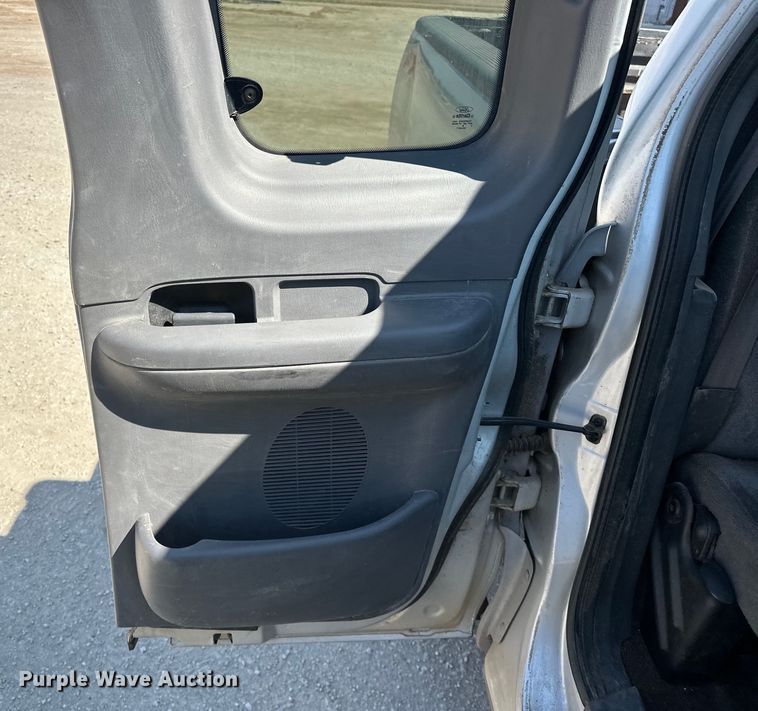 image for item NR9794 2002 Ford F150 SuperCab pickup truck