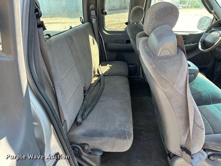 image for item NR9794 2002 Ford F150 SuperCab pickup truck