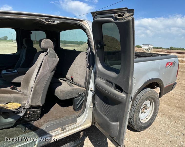 image for item NR9794 2002 Ford F150 SuperCab pickup truck