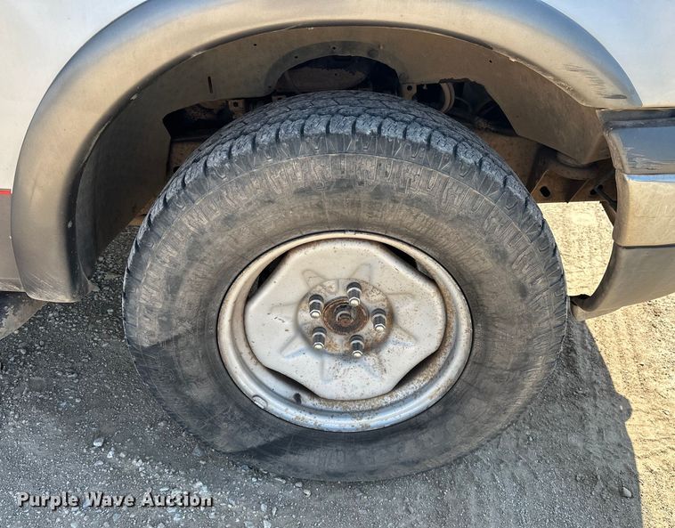 image for item NR9794 2002 Ford F150 SuperCab pickup truck