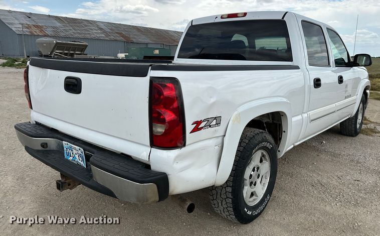 image for item NR9799 2006 Chevrolet  Silverado 1500 Crew Cab pickup truck