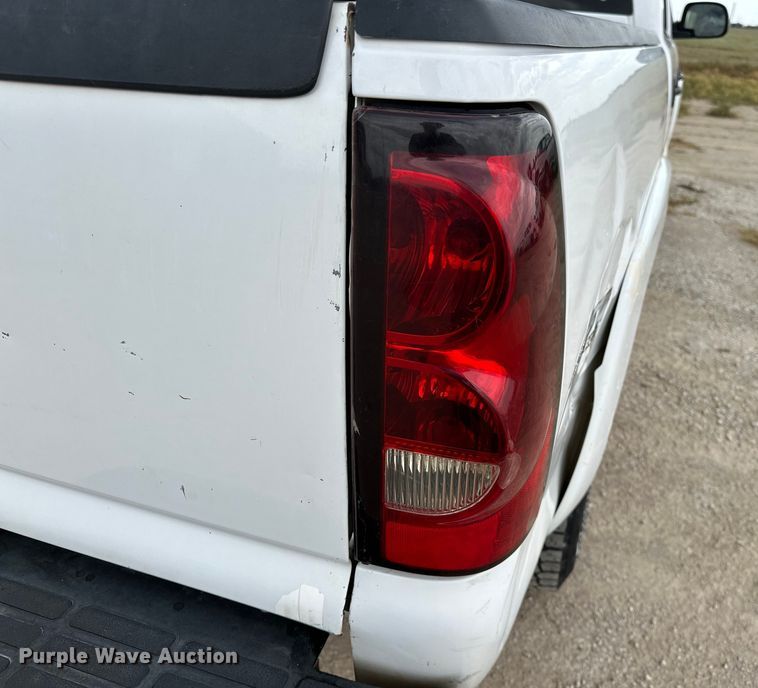 image for item NR9799 2006 Chevrolet  Silverado 1500 Crew Cab pickup truck