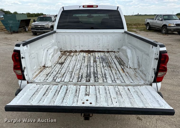 image for item NR9799 2006 Chevrolet  Silverado 1500 Crew Cab pickup truck