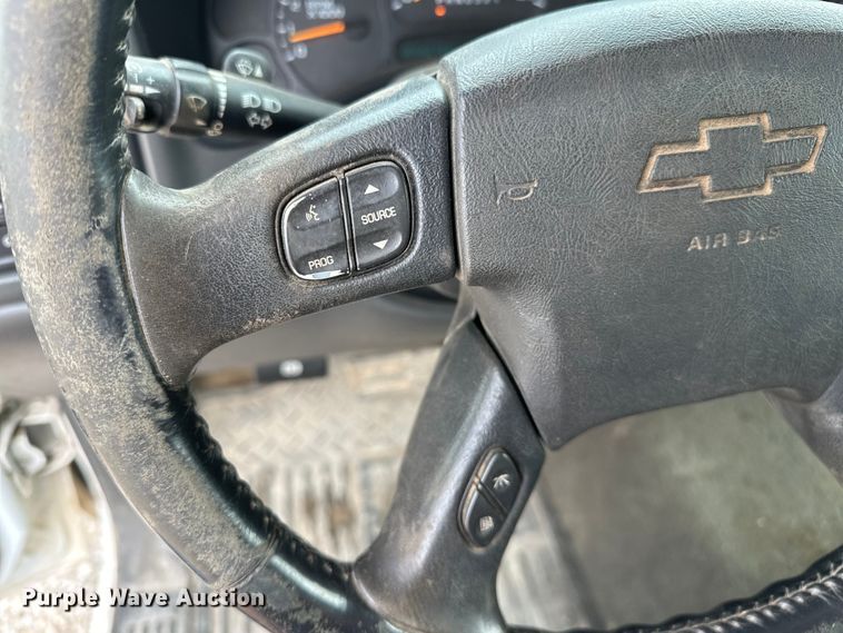 image for item NR9799 2006 Chevrolet  Silverado 1500 Crew Cab pickup truck