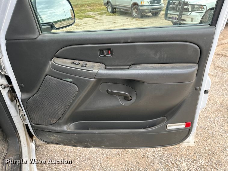 image for item NR9799 2006 Chevrolet  Silverado 1500 Crew Cab pickup truck