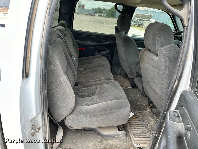 image for item NR9799 2006 Chevrolet  Silverado 1500 Crew Cab pickup truck