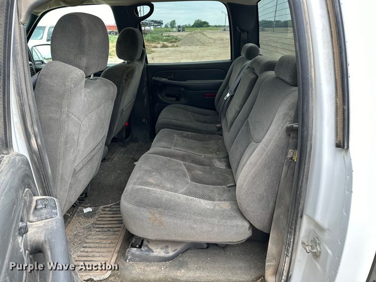 image for item NR9799 2006 Chevrolet  Silverado 1500 Crew Cab pickup truck