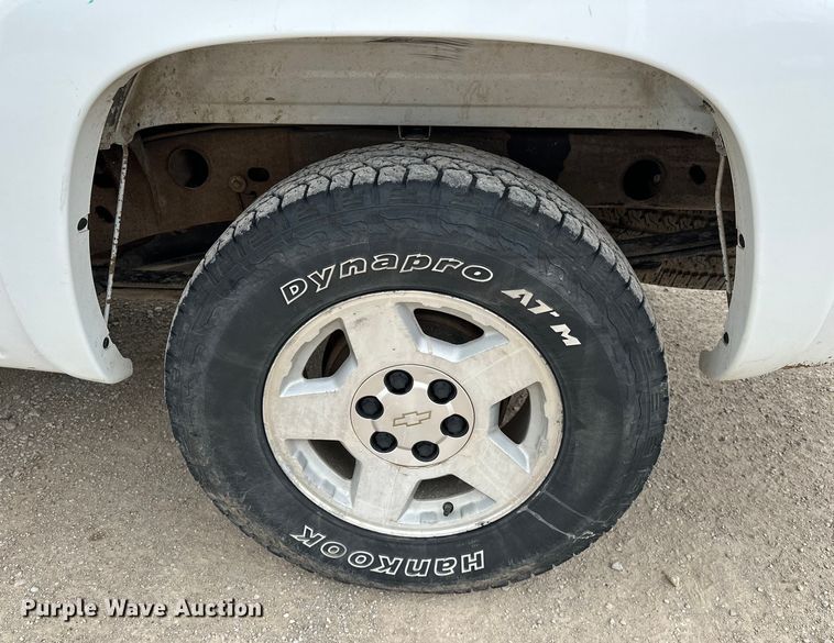 image for item NR9799 2006 Chevrolet  Silverado 1500 Crew Cab pickup truck