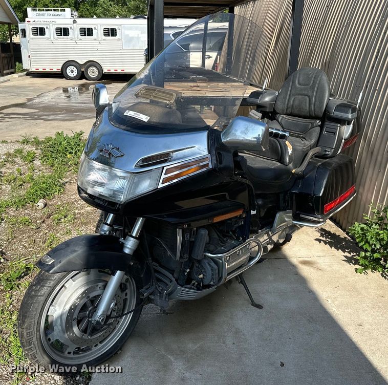 image for item NR9835 1993 Honda GoldWing GL1500 motorcycle