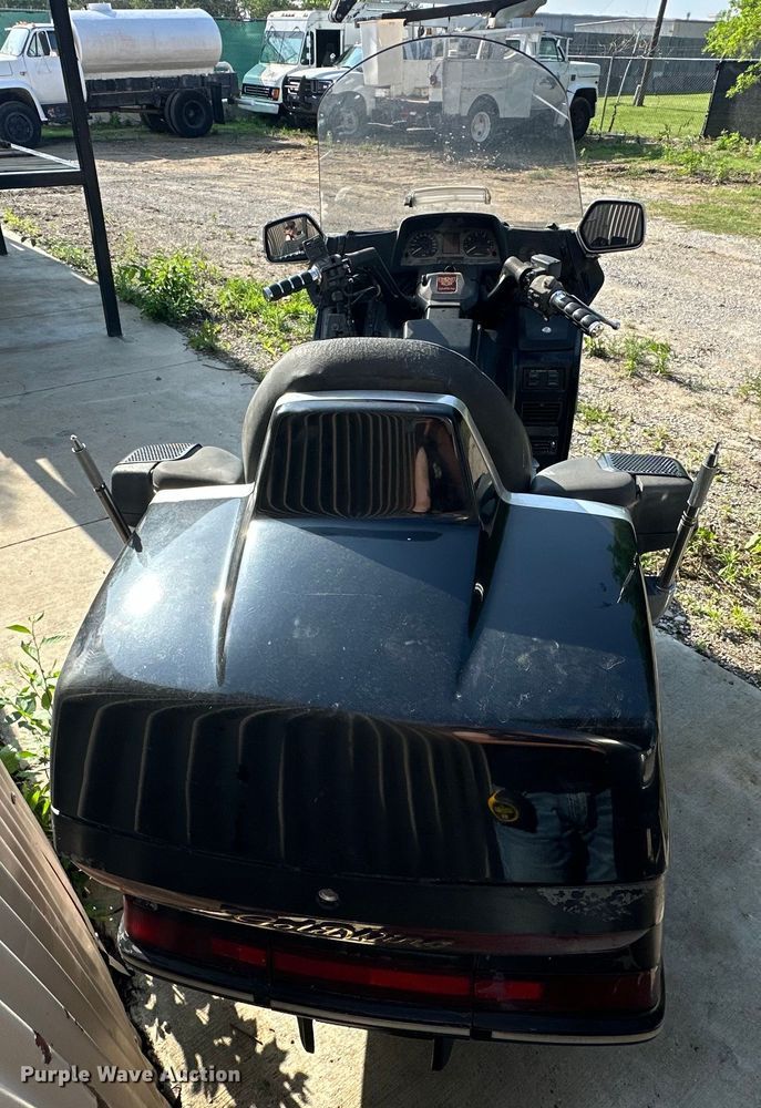 image for item NR9835 1993 Honda GoldWing GL1500 motorcycle