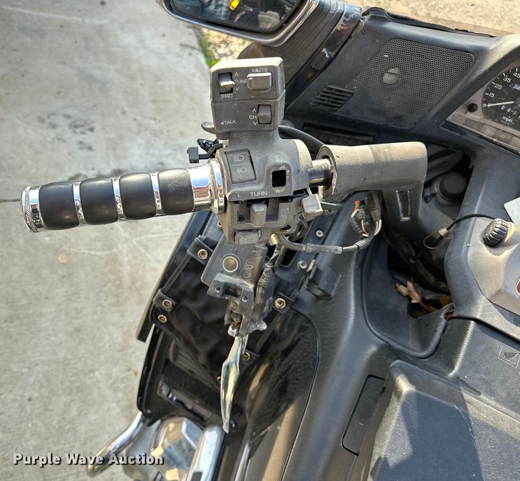 image for item NR9835 1993 Honda GoldWing GL1500 motorcycle