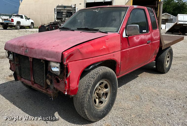 image for item NR9838 1992 Nissan KSLM-FBU flatbed pickup truck