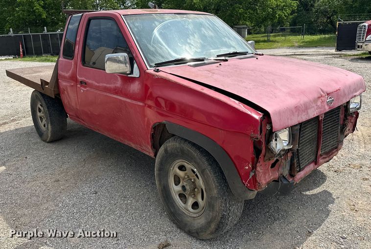 image for item NR9838 1992 Nissan KSLM-FBU flatbed pickup truck