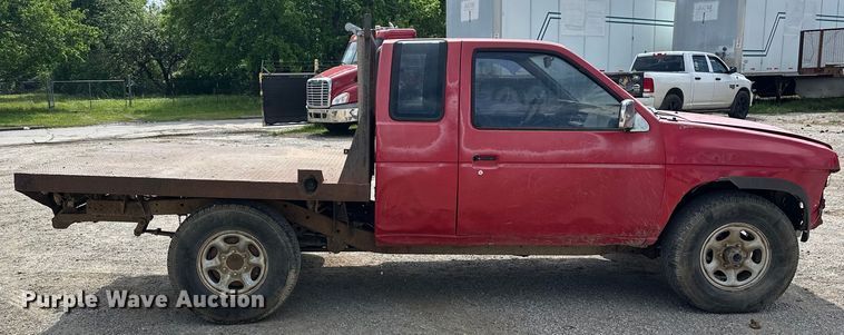 image for item NR9838 1992 Nissan KSLM-FBU flatbed pickup truck