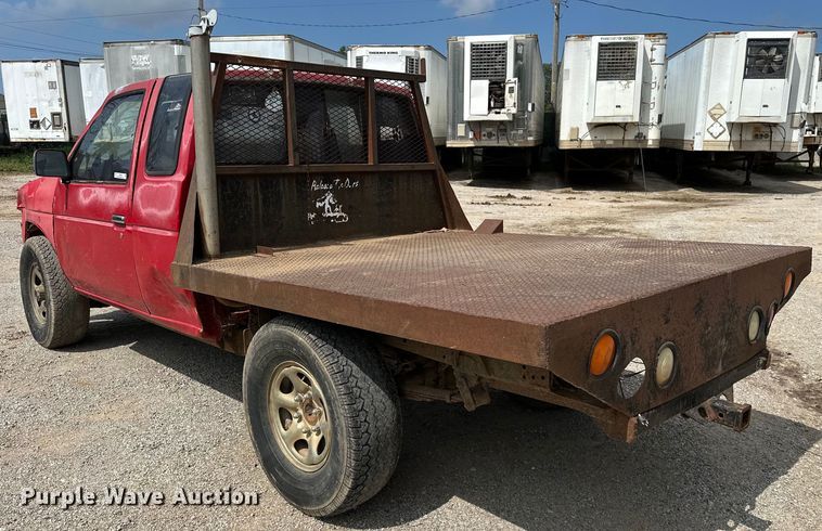 image for item NR9838 1992 Nissan KSLM-FBU flatbed pickup truck