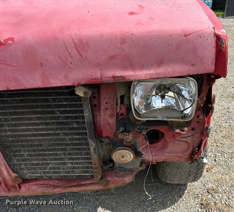 image for item NR9838 1992 Nissan KSLM-FBU flatbed pickup truck