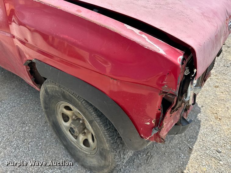 image for item NR9838 1992 Nissan KSLM-FBU flatbed pickup truck