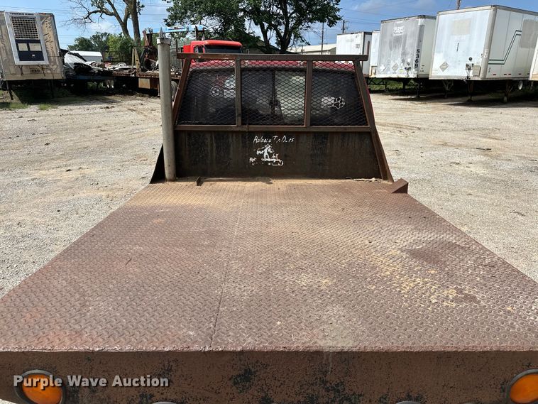 image for item NR9838 1992 Nissan KSLM-FBU flatbed pickup truck