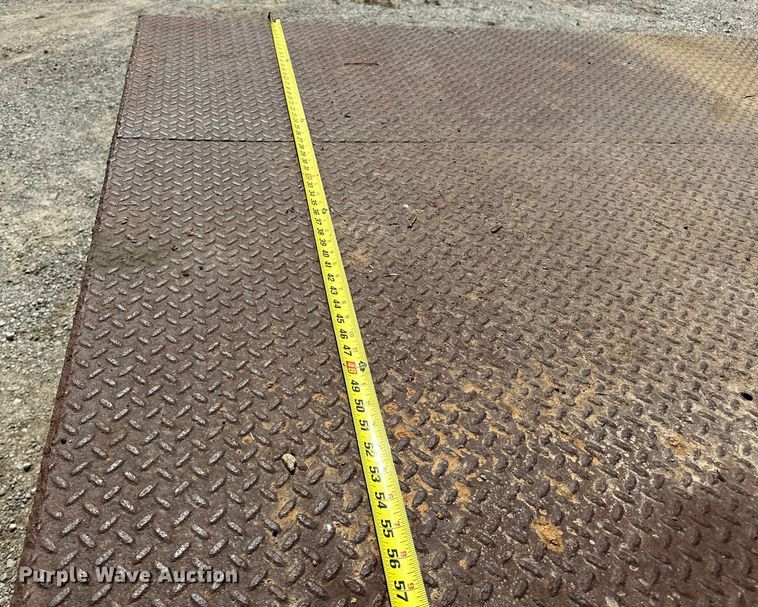 image for item NR9838 1992 Nissan KSLM-FBU flatbed pickup truck