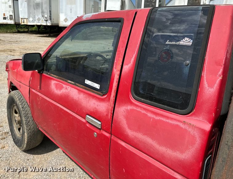 image for item NR9838 1992 Nissan KSLM-FBU flatbed pickup truck