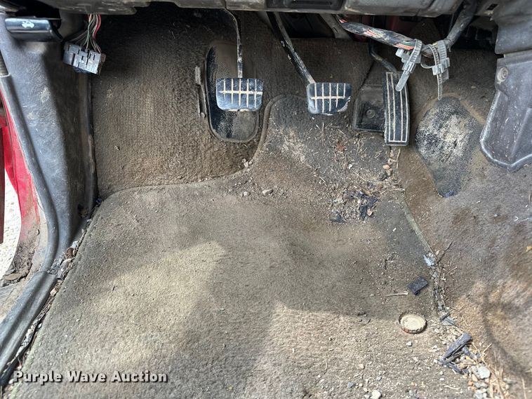 image for item NR9838 1992 Nissan KSLM-FBU flatbed pickup truck