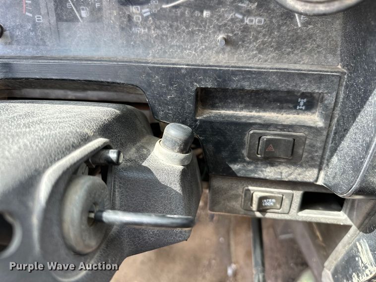 image for item NR9838 1992 Nissan KSLM-FBU flatbed pickup truck