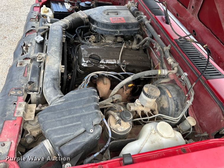 image for item NR9838 1992 Nissan KSLM-FBU flatbed pickup truck