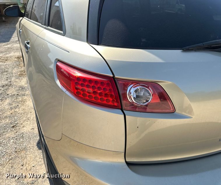 image for item NR9855 2002 Infiniti FX35 SUV