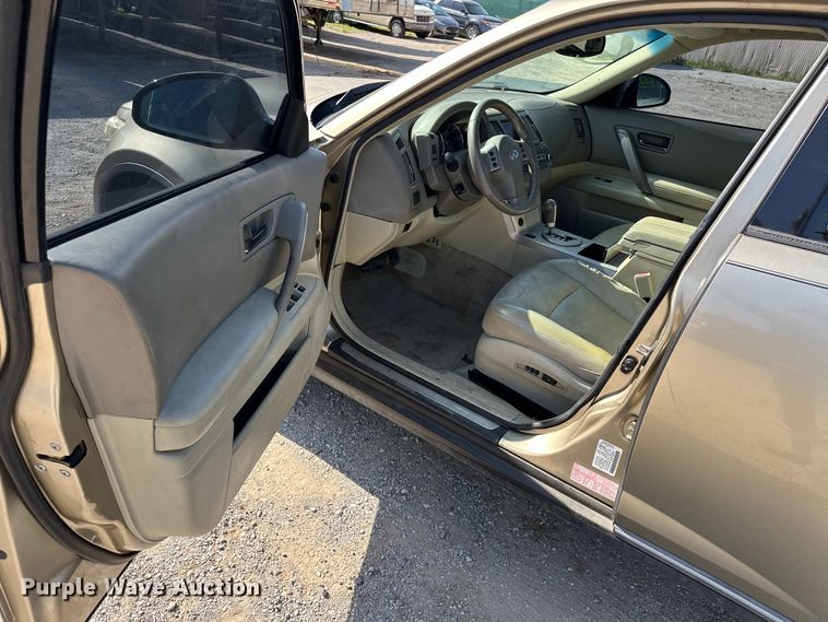 image for item NR9855 2002 Infiniti FX35 SUV