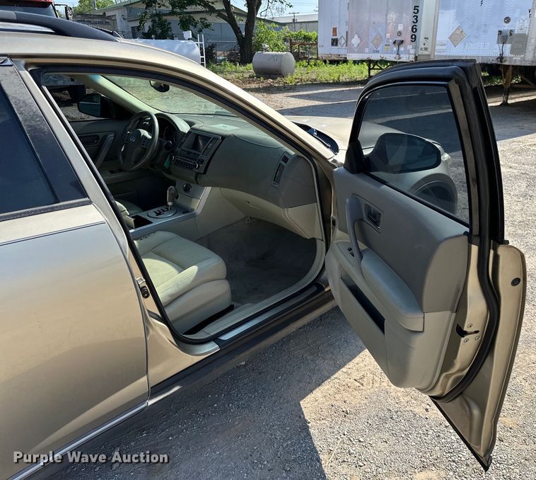 image for item NR9855 2002 Infiniti FX35 SUV