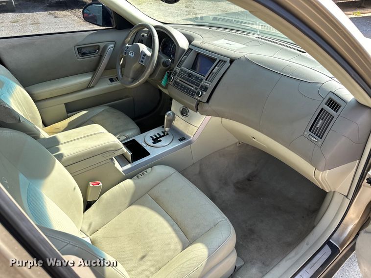 image for item NR9855 2002 Infiniti FX35 SUV