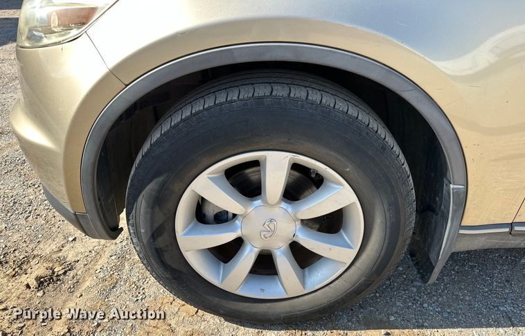 image for item NR9855 2002 Infiniti FX35 SUV